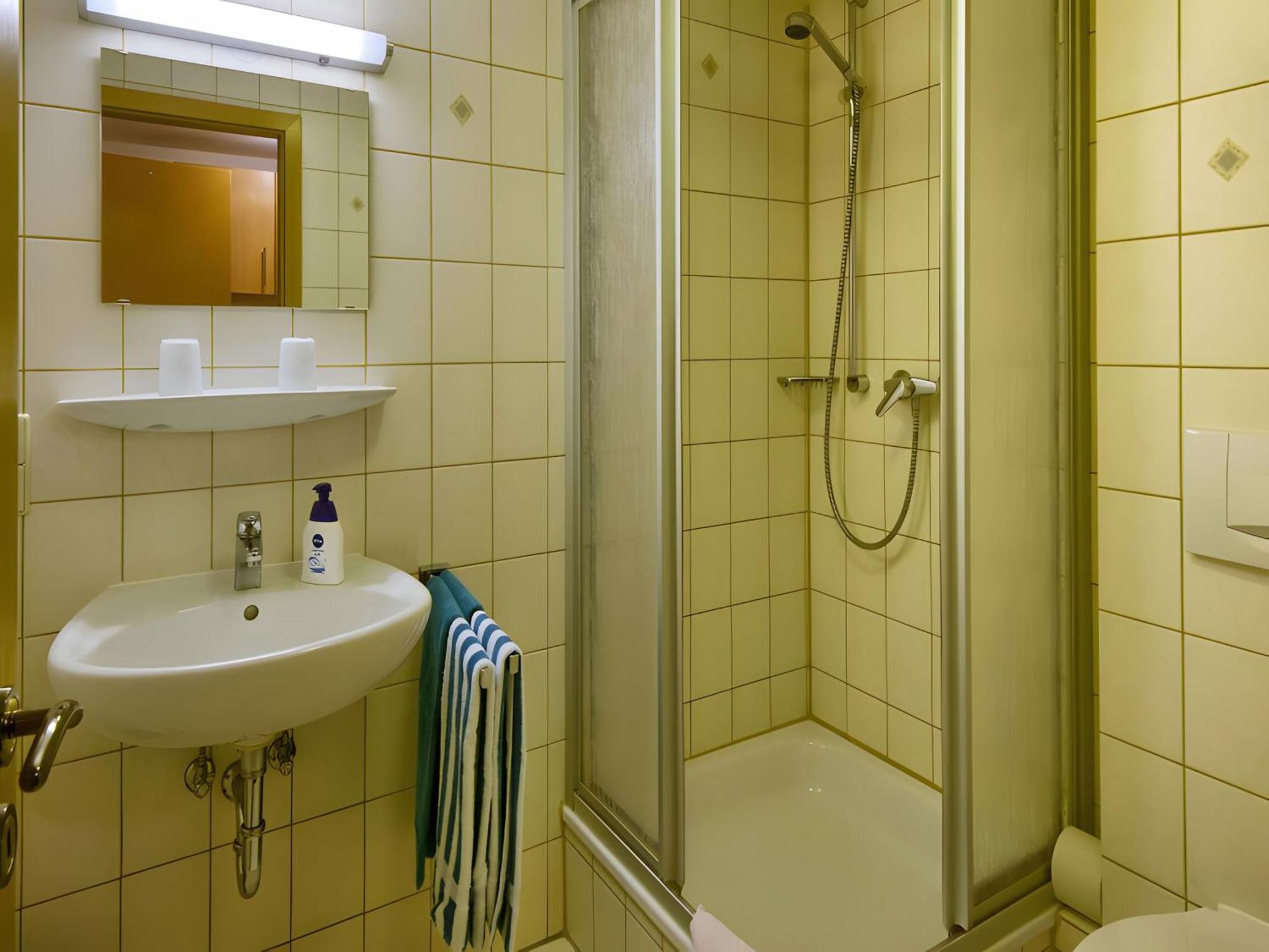 Gasthaus-Pension Zum Loewen Grafenhausen Exteriör bild